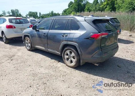 2021 Toyota Rav4 Xle z USA, uszkodzony, nr VIN 2T3P1RFV1MC214257